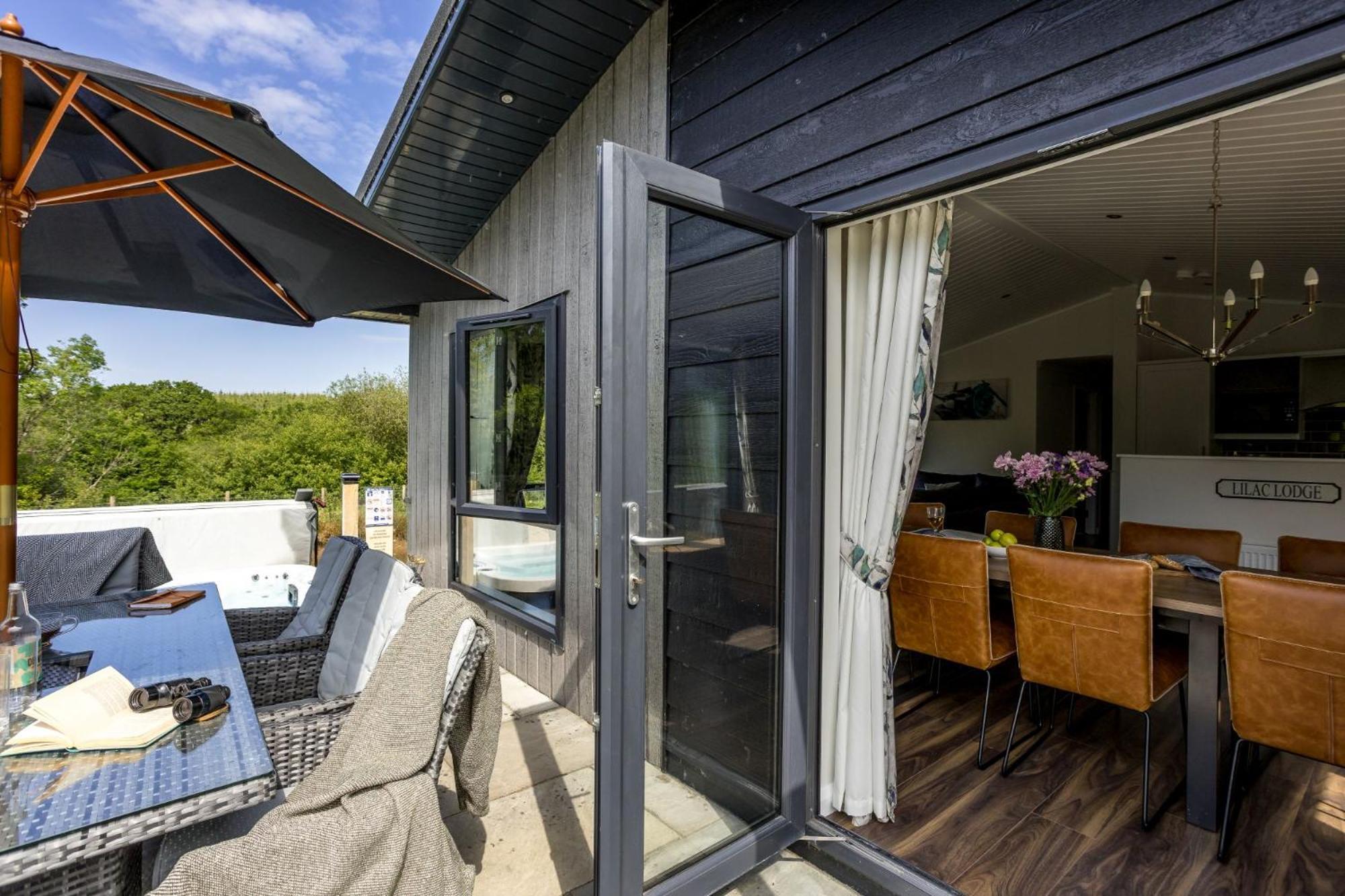 Lilac Lodge, 22 Roadford Lake Lodges 利夫顿 外观 照片